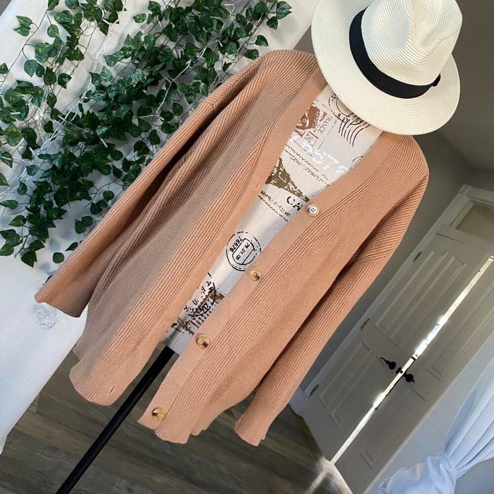 WOMENS CARDIGAN SIZE LARGE